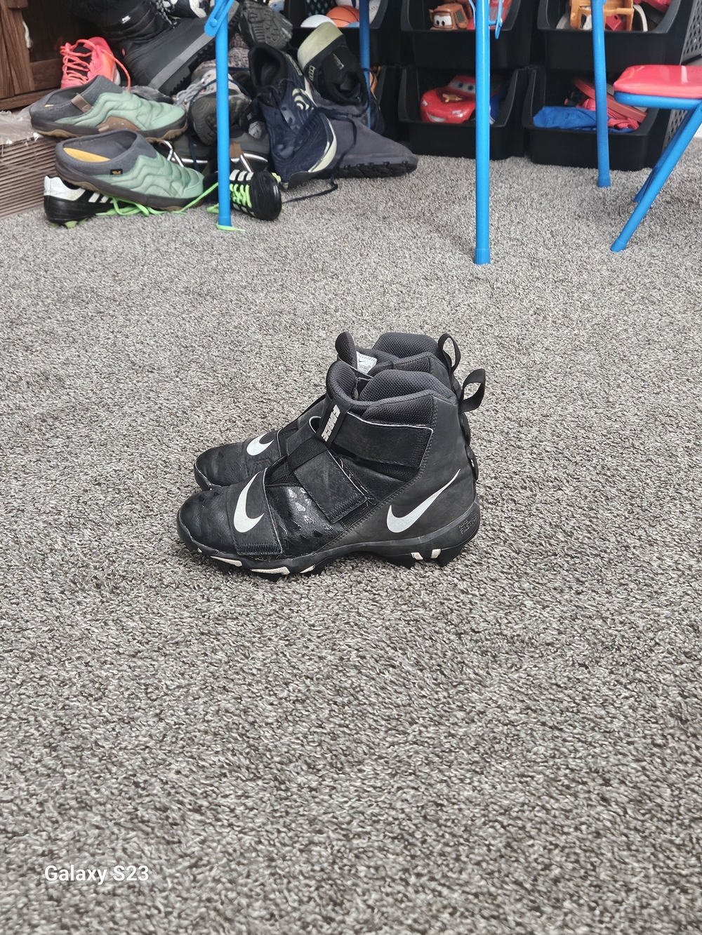 Nike Land Shark 2 Mid Football Cleats Black White Youth 3.5Y AQ7723-001